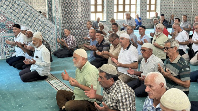 DÜZCE'DE ORMAN YANGINI ŞEHİTLERİ İÇİN KUR'AN-I KERİM OKUNDU