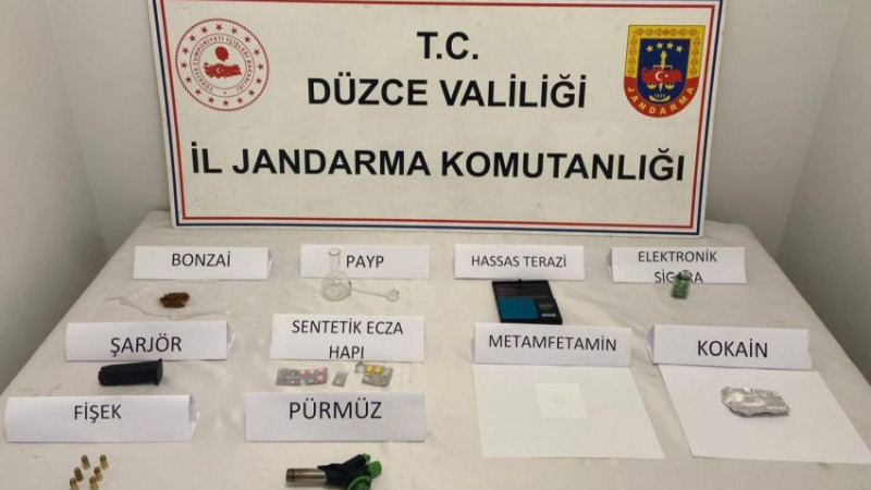 DÜZCE'DE UYUŞTURUCU OPERASYONUNDA 1 ŞÜPHELİ TUTUKLANDI