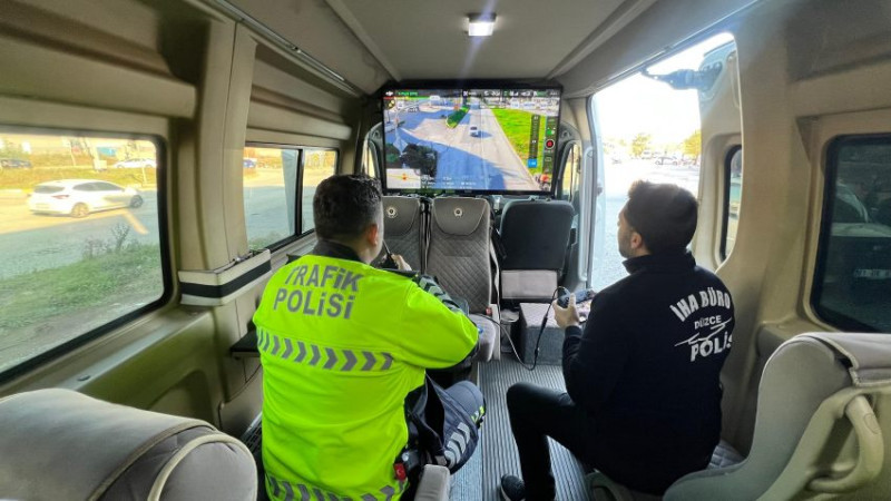 KURALLARA UYMAYAN BİN 933 SÜRÜCÜYE CEZAİ İŞLEM UYGULANDI