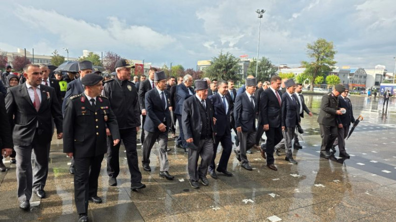 DÜZCE’DE GAZİLER GÜNÜ GURURLA KUTLANDI 