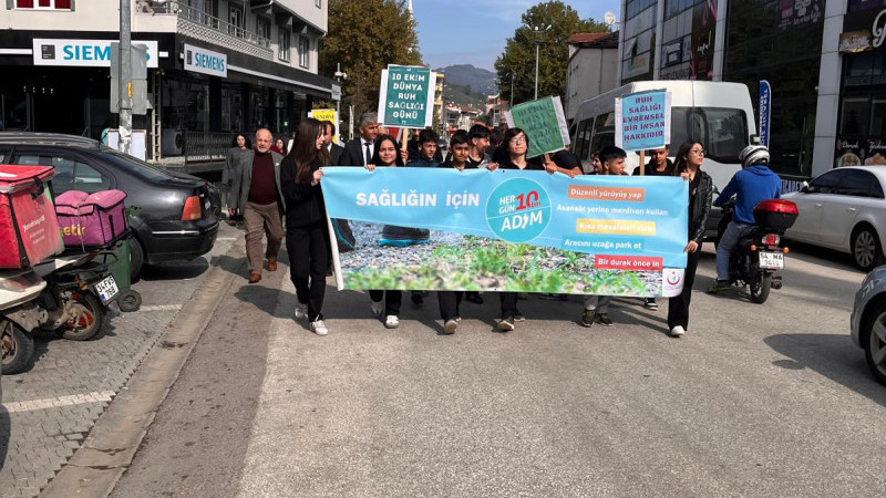 CUMAYERİ’NDE FARKINDALIK YÜRÜYÜŞÜ 