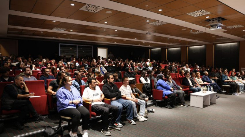 YABANCI DİL KONULU KONFERANS GERÇEKLEŞTİRİLDİ