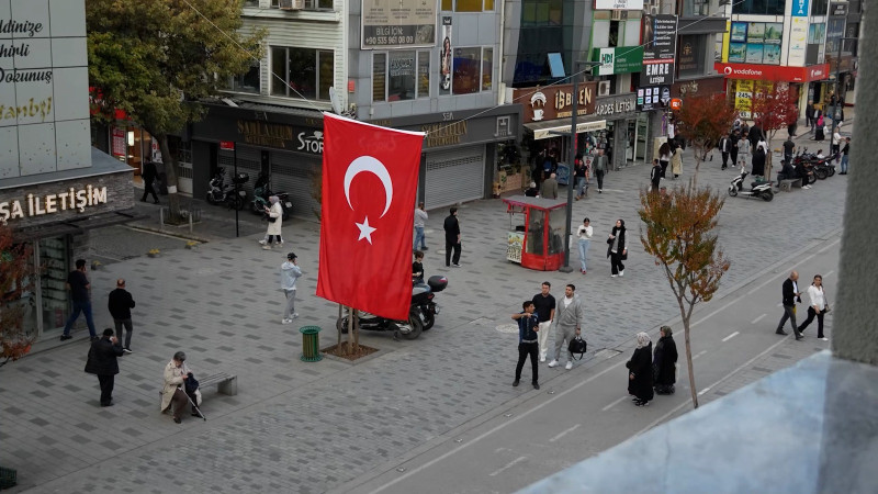 DÜZCE’DE BAYRAK HASSASİYETİ