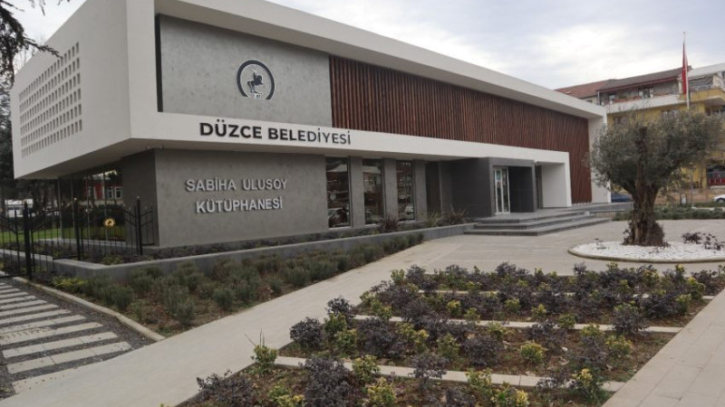 SABİHA ULUSOY KÜTÜPHANESİ, DÜZCE’NİN EĞİTİM ÜSLERİNDEN BİRİ OLDU