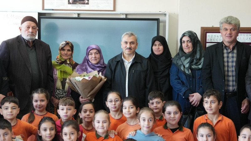 SABRİ ÖĞRETMEN İÇİN  UNUTULMAZ BİR KUTLAMA