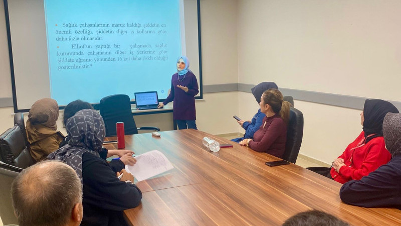 ÇİLİMLİ’DE SAĞLIKÇILARA İŞ GÜVENLİĞİ EĞİTİMİ 