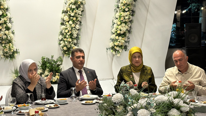 KIZILAY GENEL BAŞKANI YILMAZ, HOCASI İÇİN DÜZENLENEN VEDA PROGRAMINA KATILDI