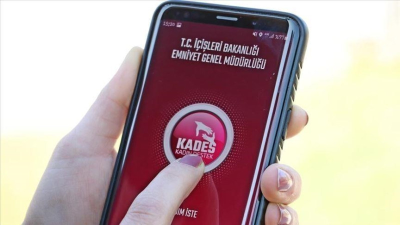 DÜZCE’DE BİNLERCE KADIN İNDİRDİ