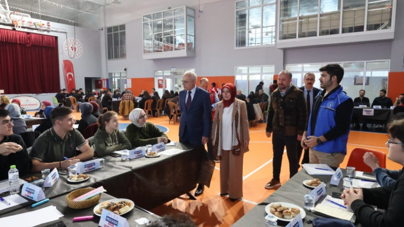 GENÇ FİKİRLER, GÜÇLÜ YARINLAR