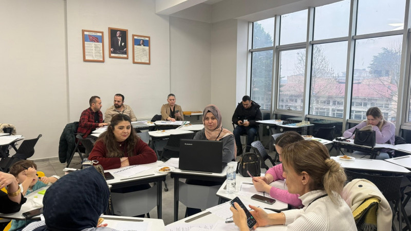 YENİLİKÇİ BİR EĞİTİM MODELİ: HAREZMÎ  