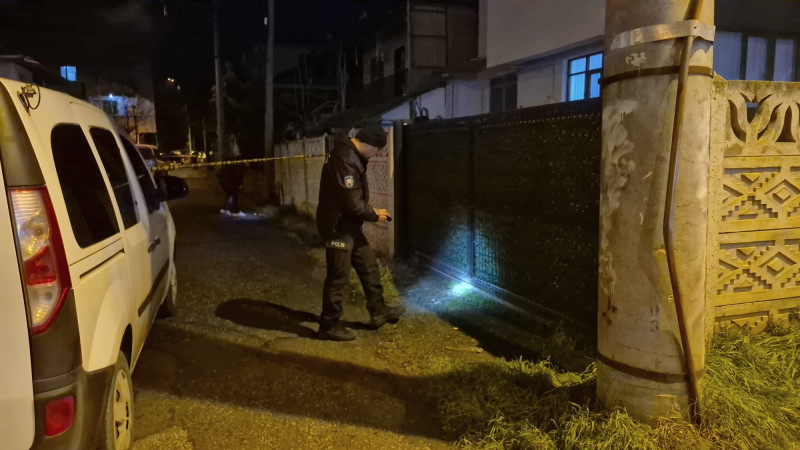 SOKAKTA AĞIR YARALI BULUNDU, HASTANEDE HAYATINI KAYBETTİ