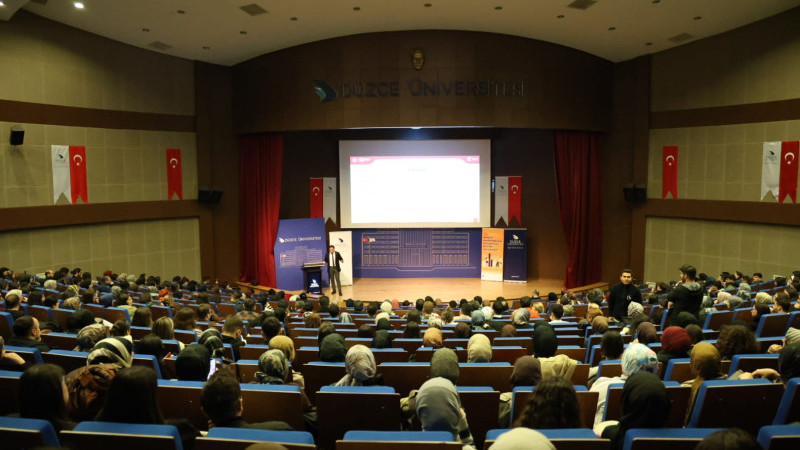 ÖĞRETMENLİK MESLEĞİNİN GELECEĞİ ELE ALINDI