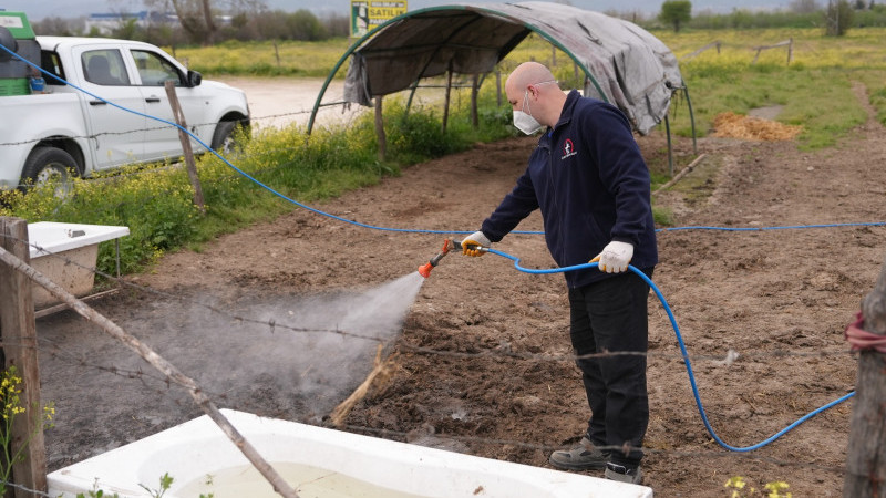 63 MAHALLE GENELİNDE İLAÇLAMA ÇALIŞMASI YAPILIYOR