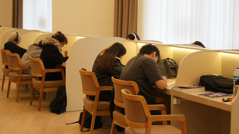 DÜZCE’DE KÜTÜPHANELERİN KAPANIŞ SAATİ UZATILDI