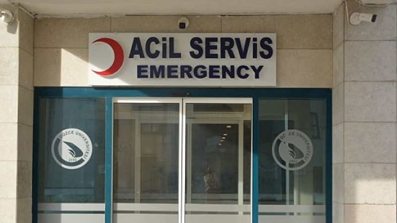 DÜZCE’DE OTOMOBİL YAYAYA ÇARPTI: 1 YARALI