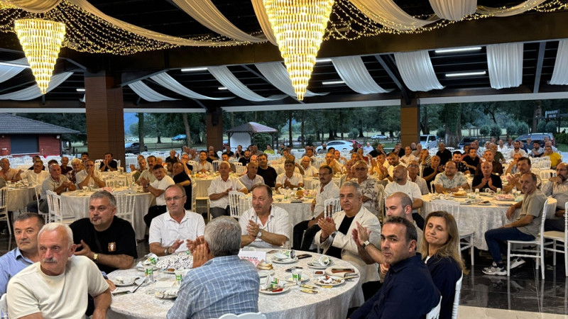 GÖLYAKA’DA ESKİ BAŞKANLAR BİR ARAYA GELDİ