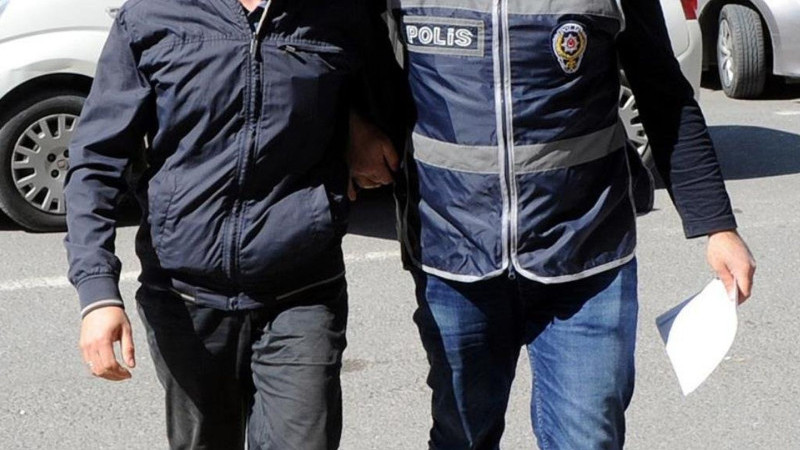POLİS MEMURUNU ENGELLİ KIZI ÜZERİNDEN DOLANDIRDILAR