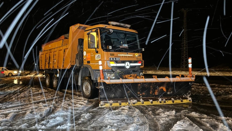 DÜZCE'DE KAR YAĞIŞI ETKİLİ OLDU