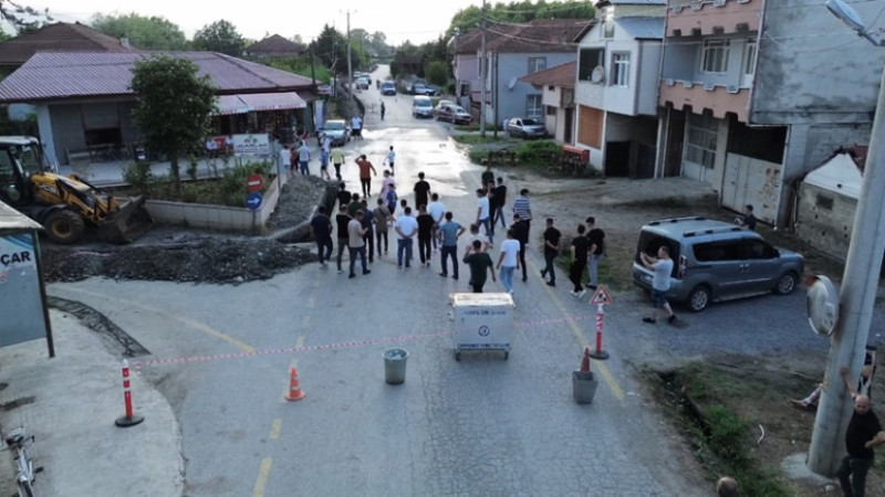 “DOĞALGAZ BURADAKİ TESİSE VERİLİYOR DA NEDEN KÖYLERE VERİLMİYOR”