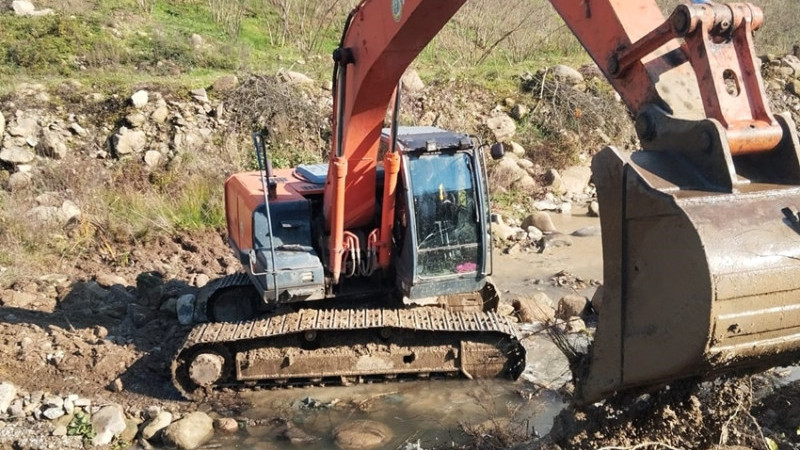 ÜVEZBELLİ’DE BORU  GÖMME ÇALIŞMASI 