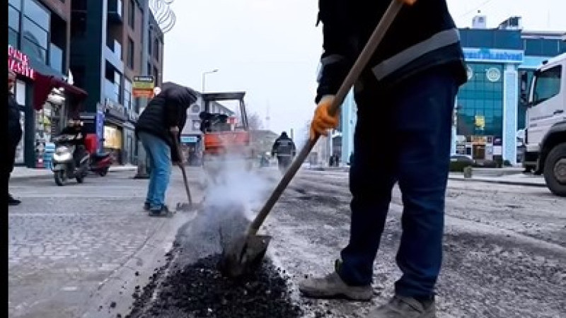 CUMAYERİ’NDE ÇUKURLU YOL KALMAYACAK