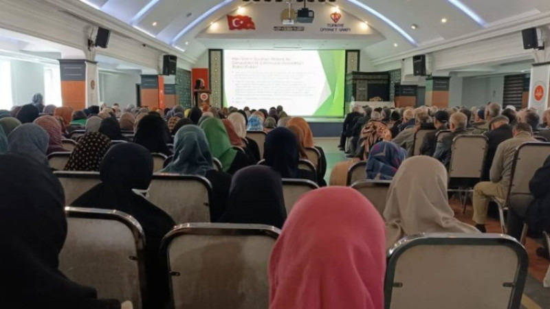 HACI ADAYLARINA MENENJİT AŞISI YAPILDI