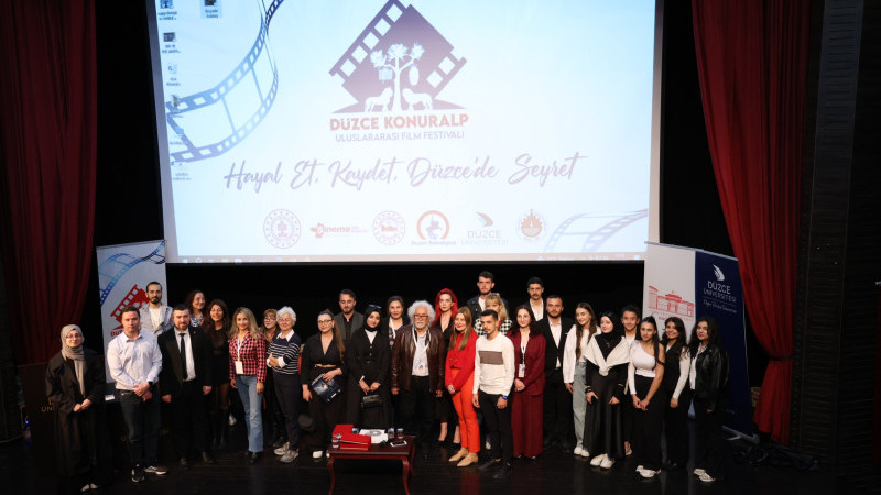 DÜZCE’DE AİLE TEMASIYLA SANAT VE KÜLTÜR RÜZGÂRI ESTİ