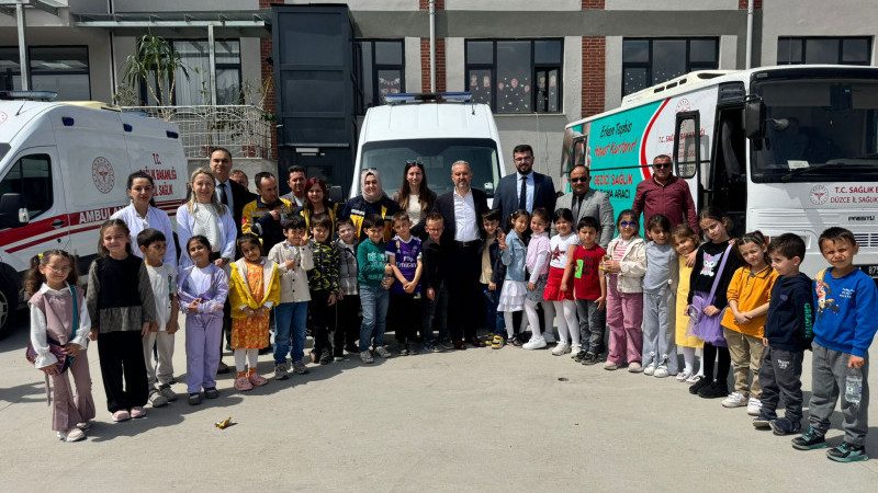 ‘GÜLÜMSETEN YÜZLER TİYATROSU’ DÜZENLENDİ