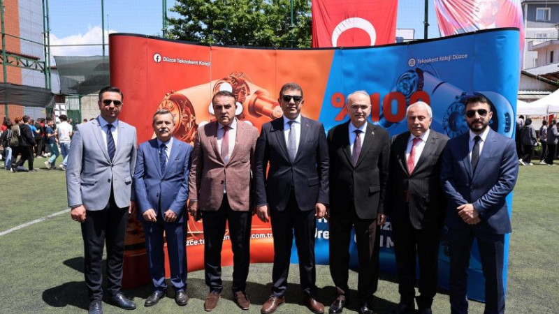 GENÇ MUCİTLER PROJELERİNİ SERGİLEDİ