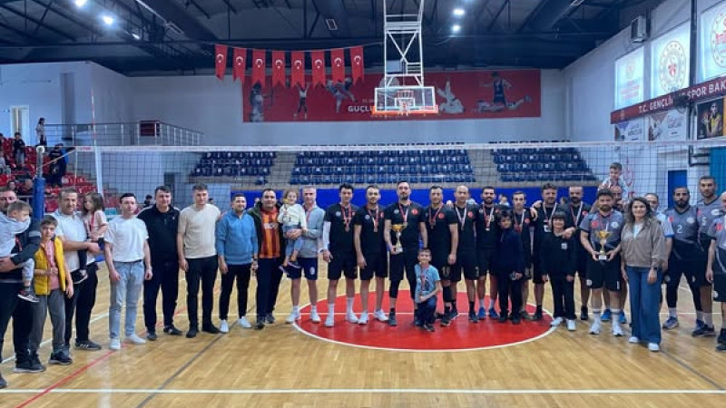 VOLEYBOL ERKEK MÜSABAKALARI TAMAMLANDI
