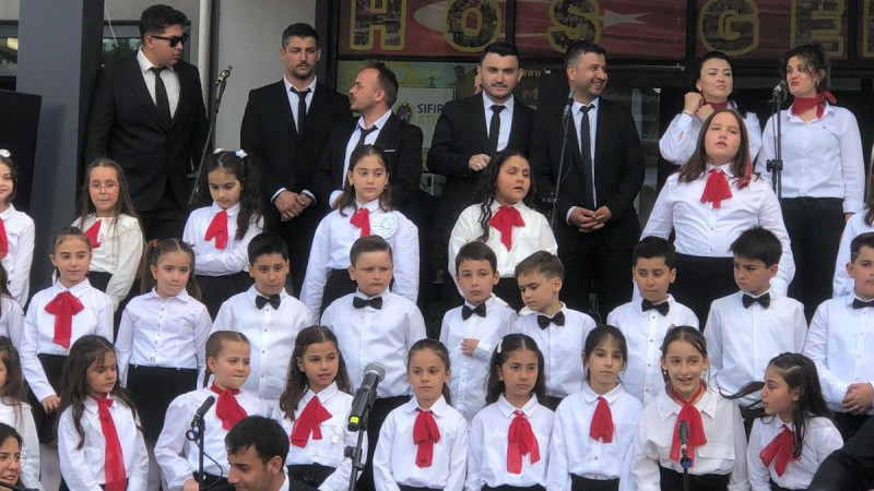 “TÜRKÜLERLE GEÇMİŞTEN GELECEĞE” KONSERİ BEĞENİ TOPLADI