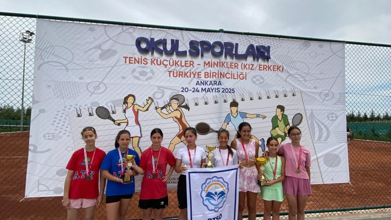 DÜZCE, TENİS’TE TÜRKİYE DÖRDÜNCÜSÜ OLDU