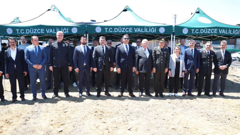 VALİ ASLAN, GÖRSEL SANATLAR LİSESİ’NİN TEMEL ATMA TÖRENİNE KATILDI