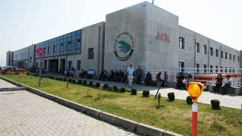 YOLUN KARŞISINA GEÇMEYE ÇALIŞAN YAYAYA ÇARPTI