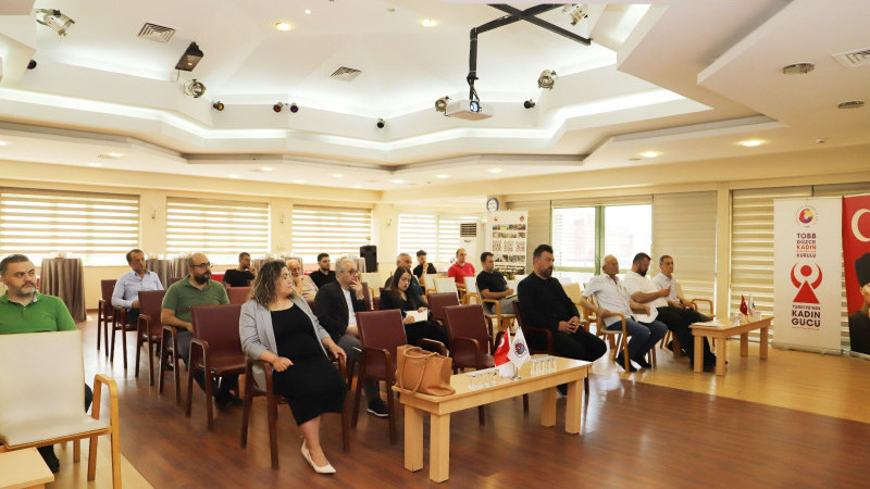 DÜZCE’DE MOBİLYA PROJESİ İÇİN TOPLANTI DÜZENLENDİ 