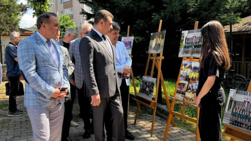 50. YILA ÖZEL FOTOĞRAF SERGİSİ YAPILDI