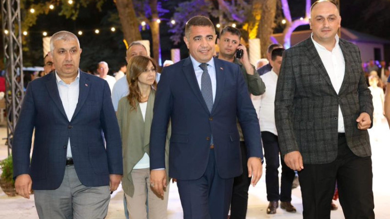 VALİ ASLAN, KÜLTÜREL DAYANIŞMA ŞENLİĞİ’NE KATILDI