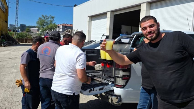 ÇALIŞANLARA SICAK HAVADA SERİN BİR MOLA 
