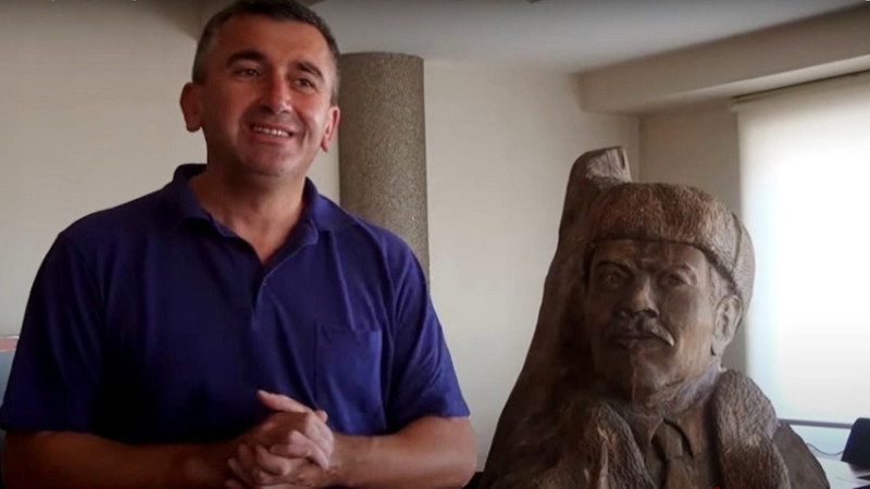 'KAYIP LENİN' BULUNDU: 32 YILDIR ARANAN HEYKEL, DÜZCE AKÇAKOCA'DA SERGİLENİYOR
