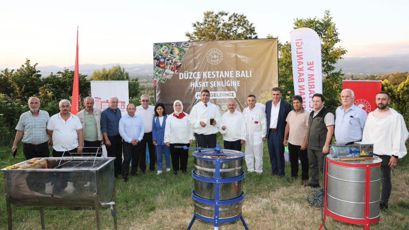 DÜZCE KESTANE BALI HASAT ŞENLİĞİ DÜZENLENDİ
