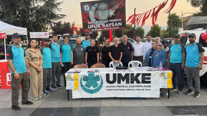 SAĞLIKÇILAR DA MEYDANDAYDI 