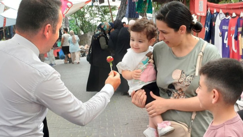 CUMAYERİ KAYMAKAMI SÖNMEZEL VATANDAŞLARLA VEDALAŞTI