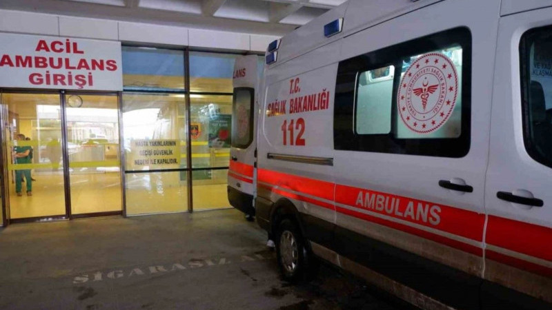 AĞACIN ALTINDA KALARAK VEFAT ETTİ 