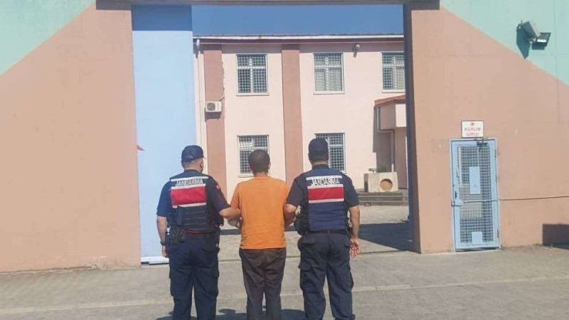 KASTEN ADAM ÖLDÜRME SUÇUNDAN ARANIYORDU YAKALANDI 