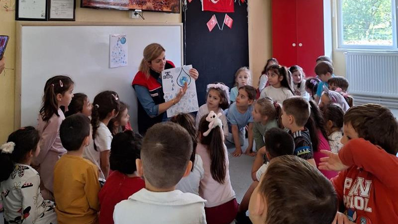 DÜZCE'DE KUR'AN KURSU ÖĞRENCİLERİNE SUYUN BİLİNÇLİ KULLANIMI ANLATILDI