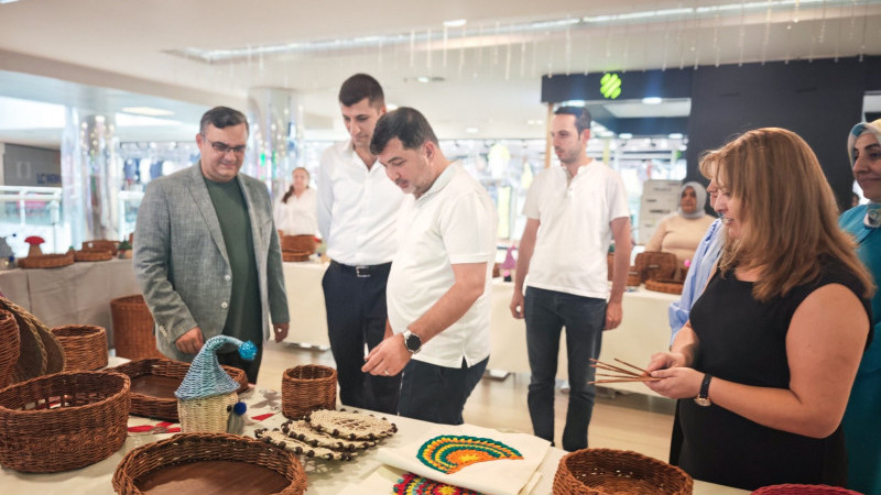 GERİ DÖNÜŞTÜRÜLEN ÜRÜNLERDEN SERGİ AÇILDI 
