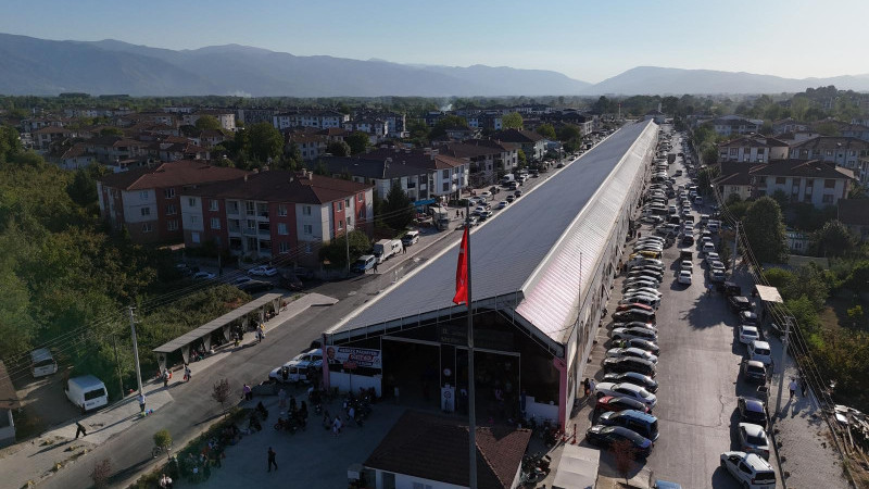 TUHAFİYECİLER PAZARYERİ’NİN TEMELİ ATILDI