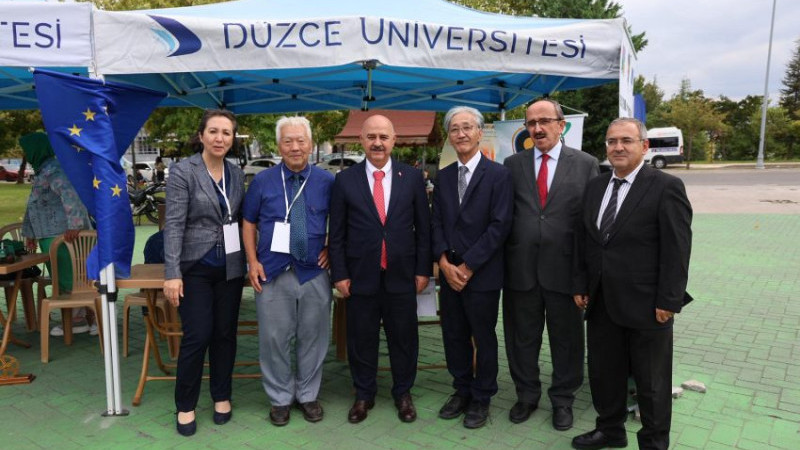 BİLİM ŞENLİĞİ’NİN İKİNCİSİ DÜZCE ÜNİVERSİTESİ’NDE GERÇEKLEŞTİRİLDİ