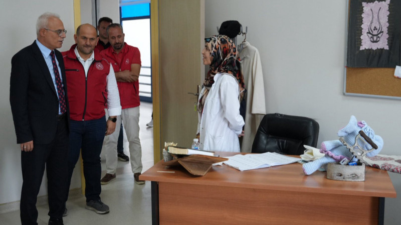 İL MÜDÜRÜ ARSLANTÜRK’TEN BAHÇEŞEHİR GENÇLİK MERKEZİ’NE ZİYARET