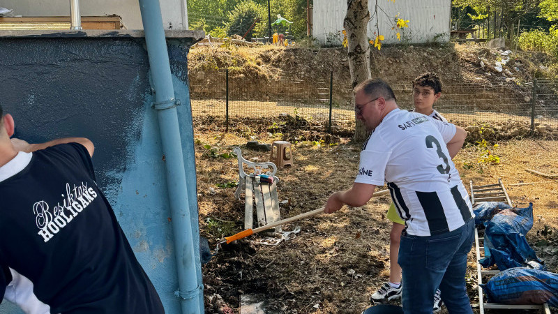 DÜZCE'DE BEŞİKTAŞLI TARAFTARLAR KÖY OKULUNUN İHTİYAÇLARINI KARŞILADI